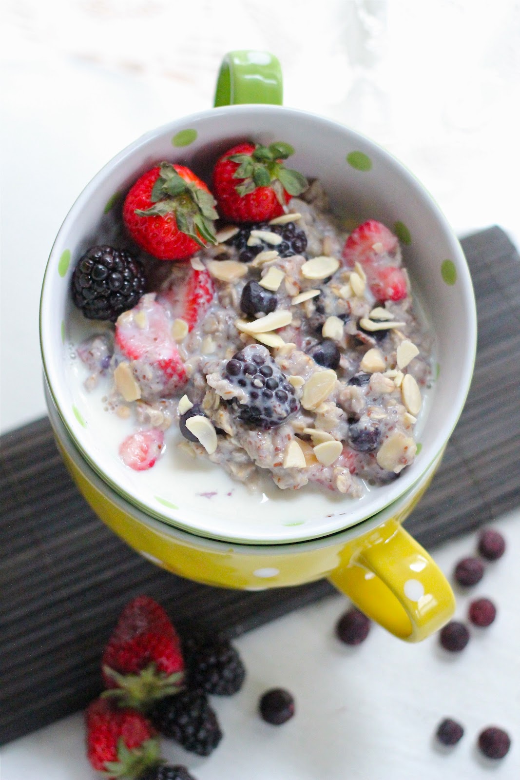 Mixed berry and almond breakfast oatmeal | Eat Good 4 Life
