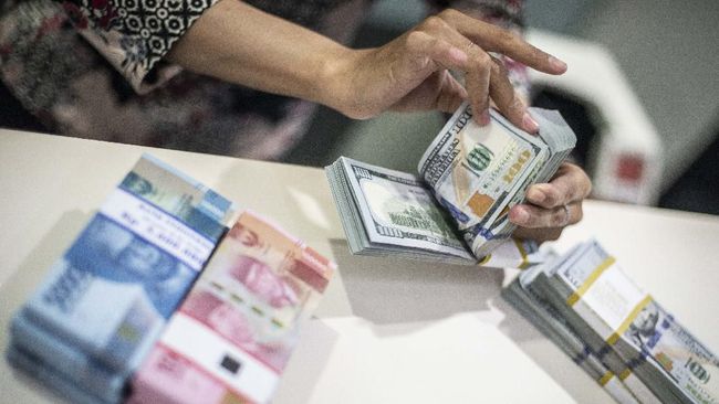Aturan Tak Jelas New Normal Tekan Rupiah ke Rp14.377 Aturan Tak Jelas New Normal Tekan Rupiah ke Rp14.377