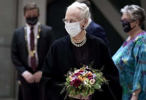 Queen Margrethe attended the gala final of the Lauritz Melchior International Singing Competition. pearl necklace and amethyst diamond earrings