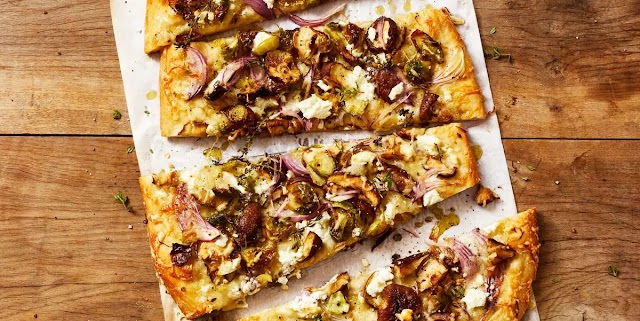 Mantarlı ve Brüksel Lahanalı Pizza Tarifi >>>