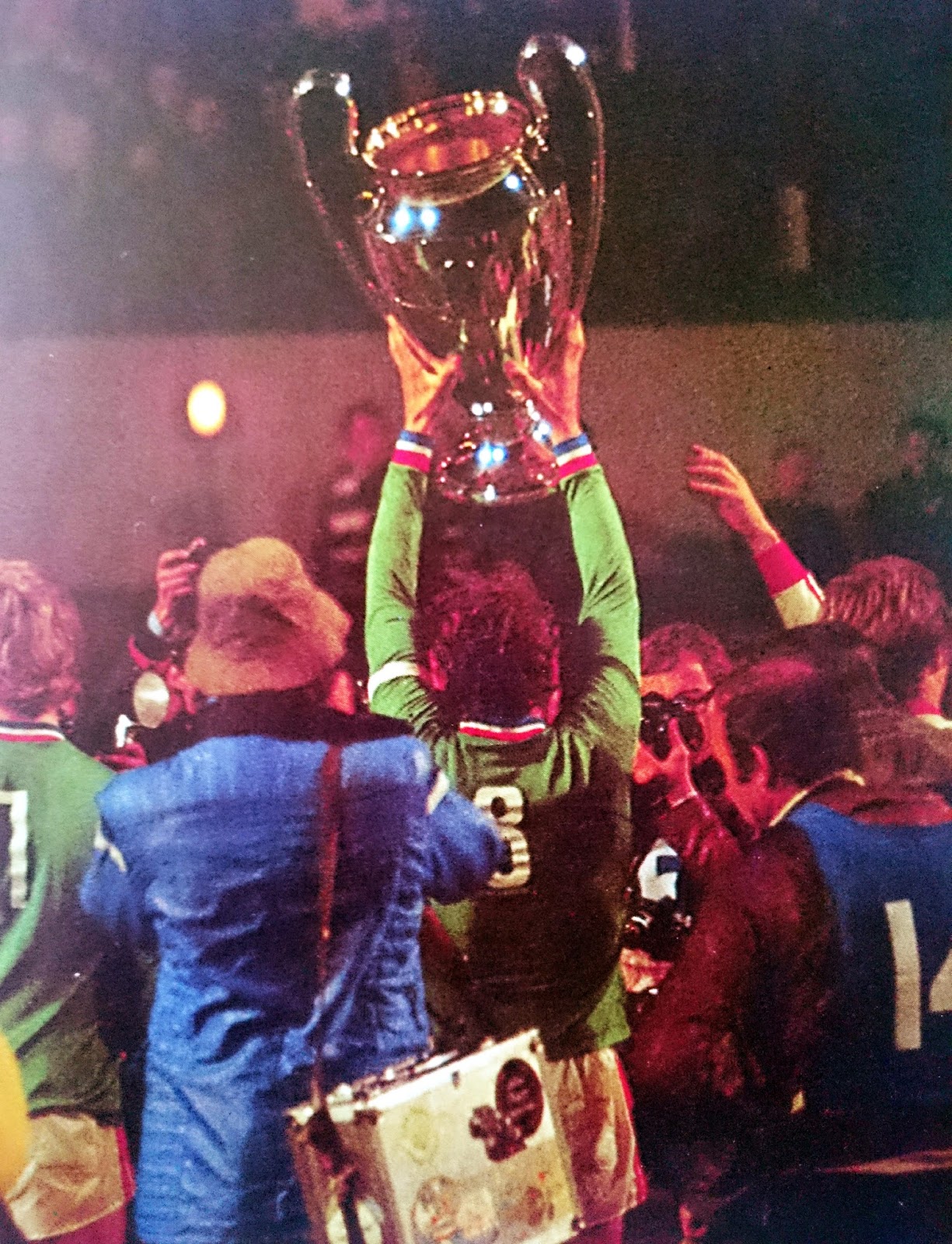 FINALE COUPE DES CLUBS CHAMPIONS 1976. Bayern Münich vs SaintEtienne.