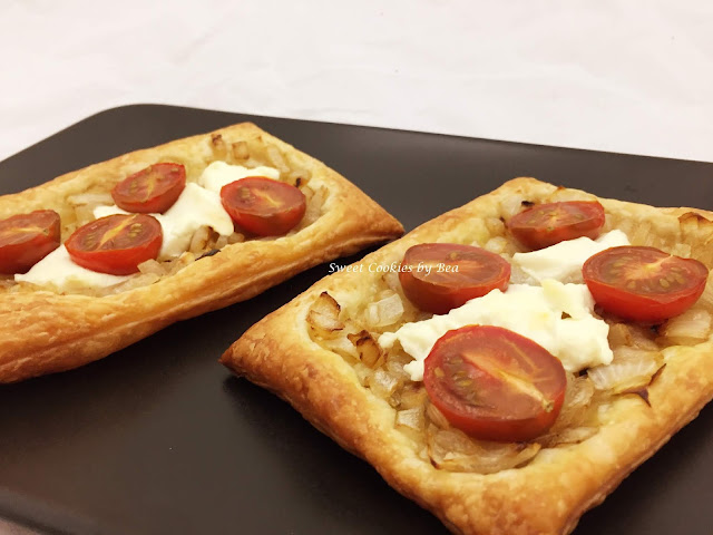 Tarta salada de tomate y queso crema