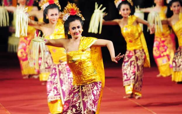 Mengenal Tari Pendet Dari Bali Yang Mendunia Santos Blog