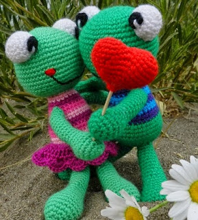 http://daxarabalea.blogspot.com.ar/2015/02/ranas-enamoradas-patron.html