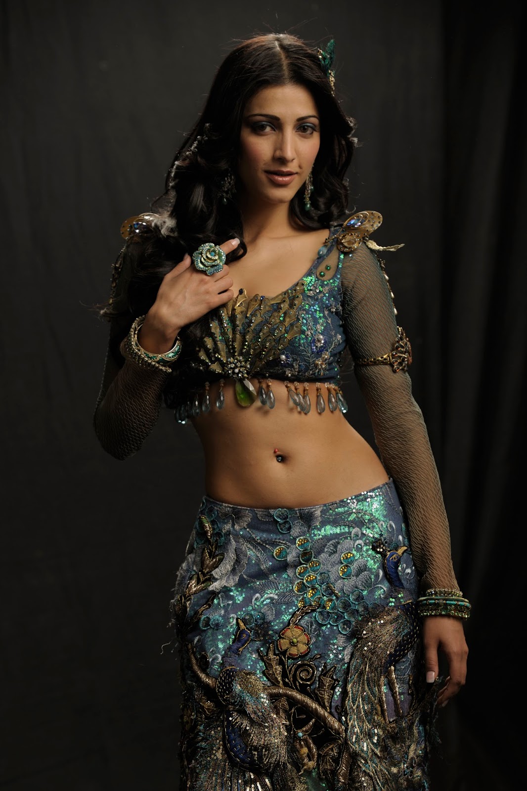 Shurti Hussain Xxx - Shruti Haasan Profile and Hot Photos - First Show Review