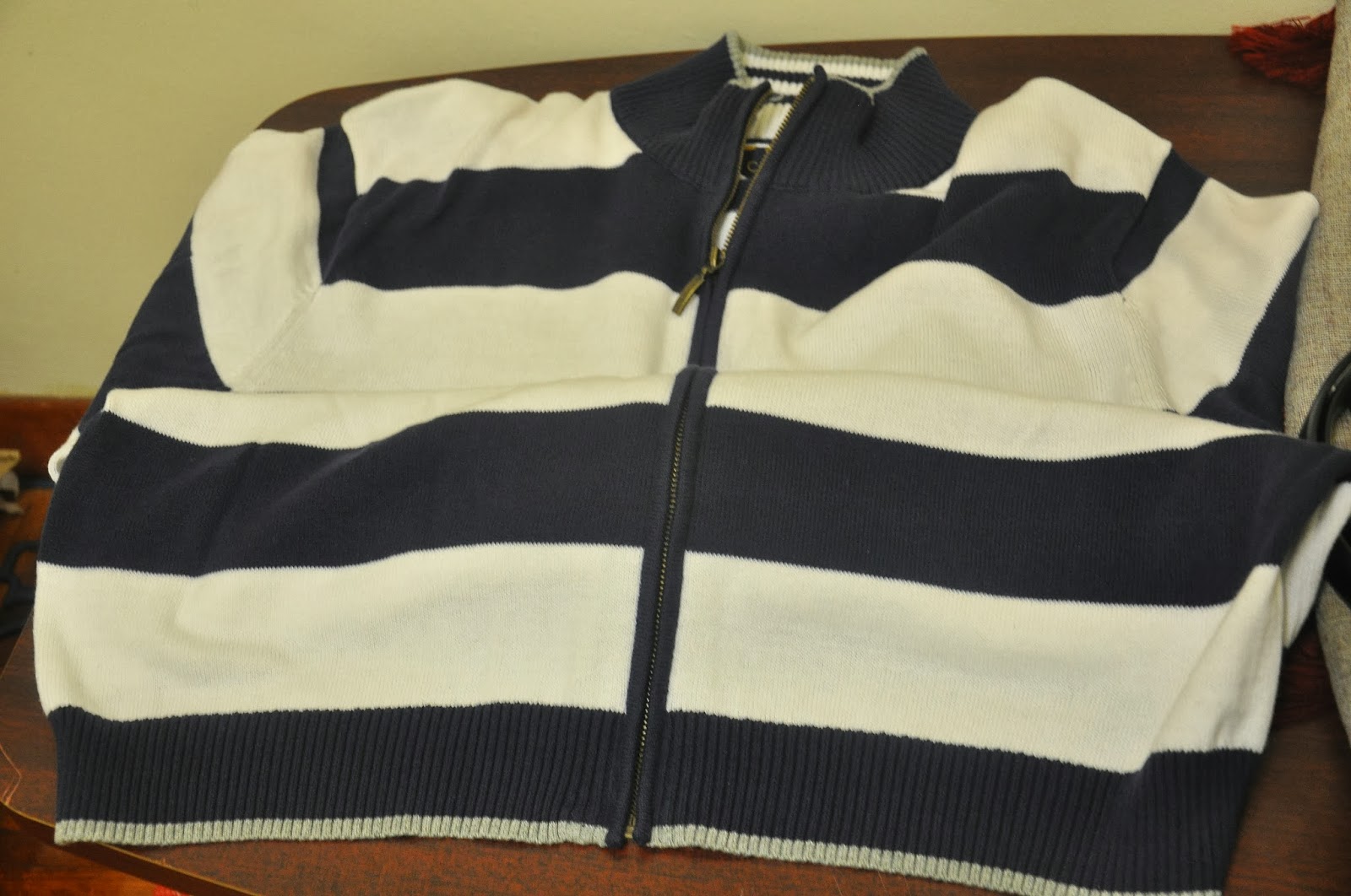 myaccessories4u: New Club Room Sweater Men/Women XL Blue Striped