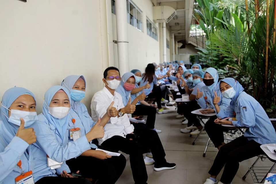 Antusias Masyarakat Tinggi, Amsakar Yakin Target 70 % vaksinasi Tercapai Bulan Juli Ini Antusias Masyarakat Tinggi, Amsakar Yakin Target 70 % vaksinasi Tercapai Bulan Juli Ini