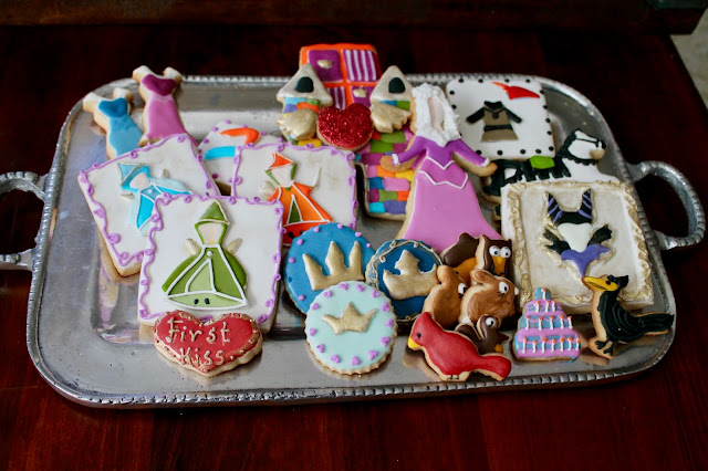 oyal icing transfers,Como hacer galletas de Maléfica,Maleficent cookies,Sleeping  beauty cookies, cookie decorating blogs, cookie decorating ideas, how to make royal icing transfers, royal icing transfers how to