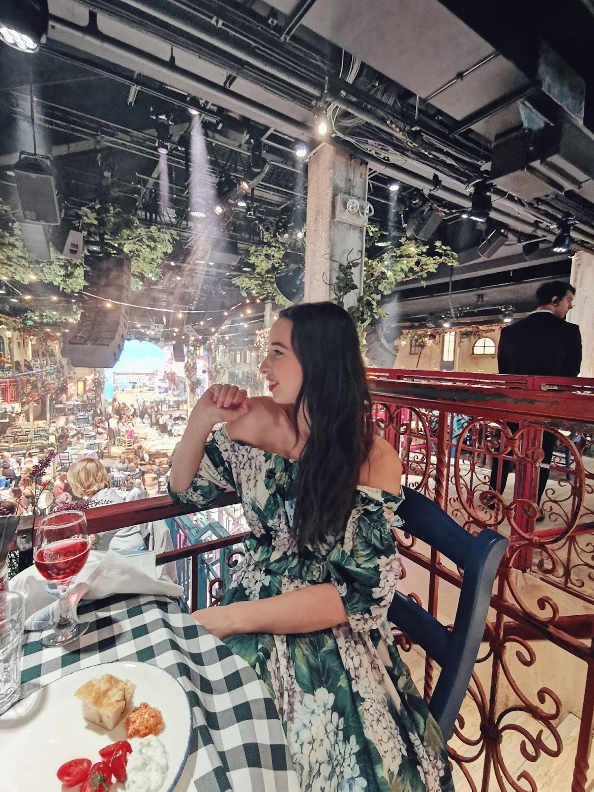 A Look Inside Mamma Mia The Party! — Hello Miss Jordan