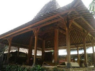 Rumah Joglo Semar Tinandhu