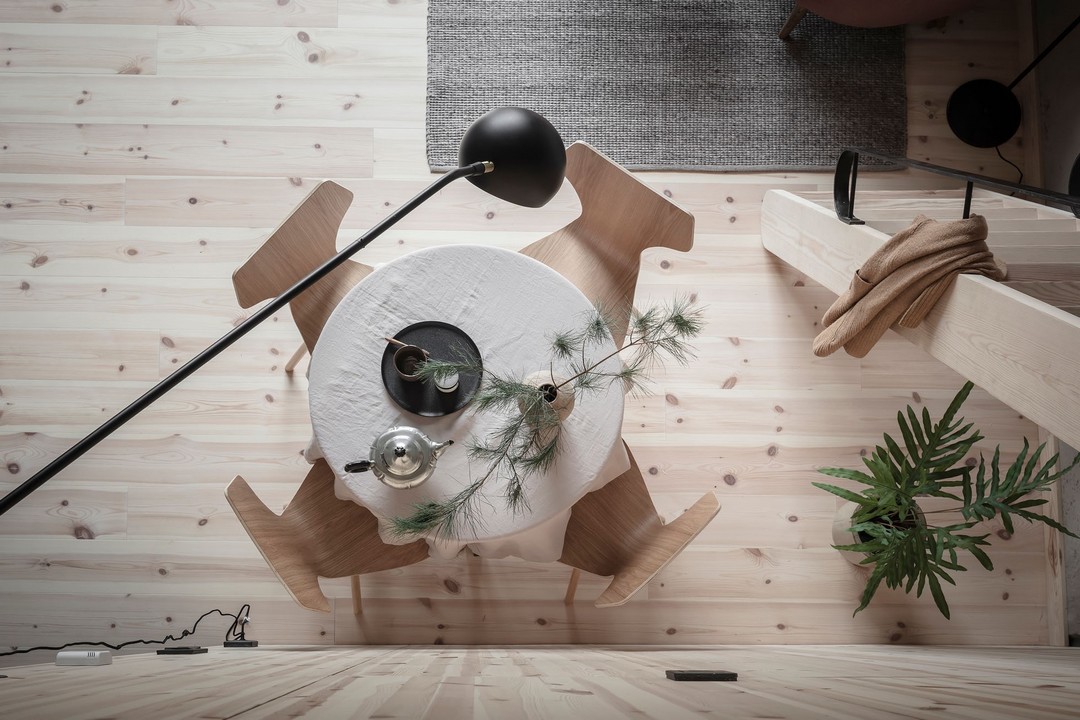 GRIS FONCÉ ET BOIS CLAIR