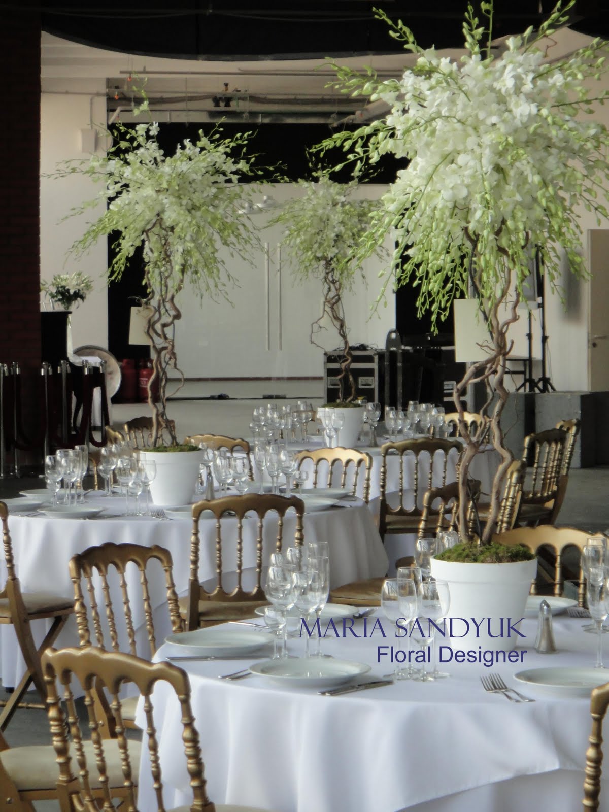 Флорист Мария Сандюк: Свадьба в центре дизайна ARTPLAY на Яузе