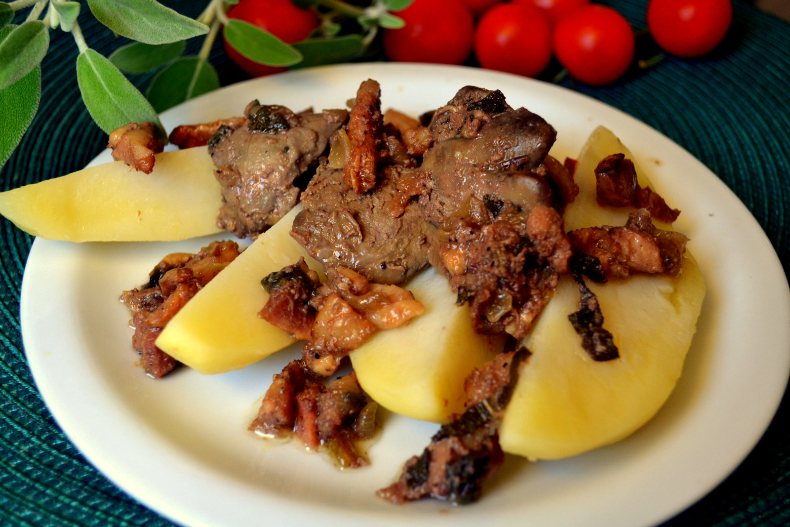 Куриная печенка с беконом