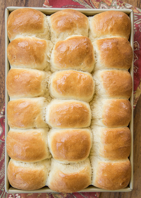 30 Side Dishes & Desserts for Thanksgiving....15 sides + 15 desserts! Everyones favorites hand-picked for your best Thanksgiving yet! Casseroles, pies, crockpot sides, cobblers and more. All your Thanksgving foods found here. 30 sides dishes & desserts for thanksgiving