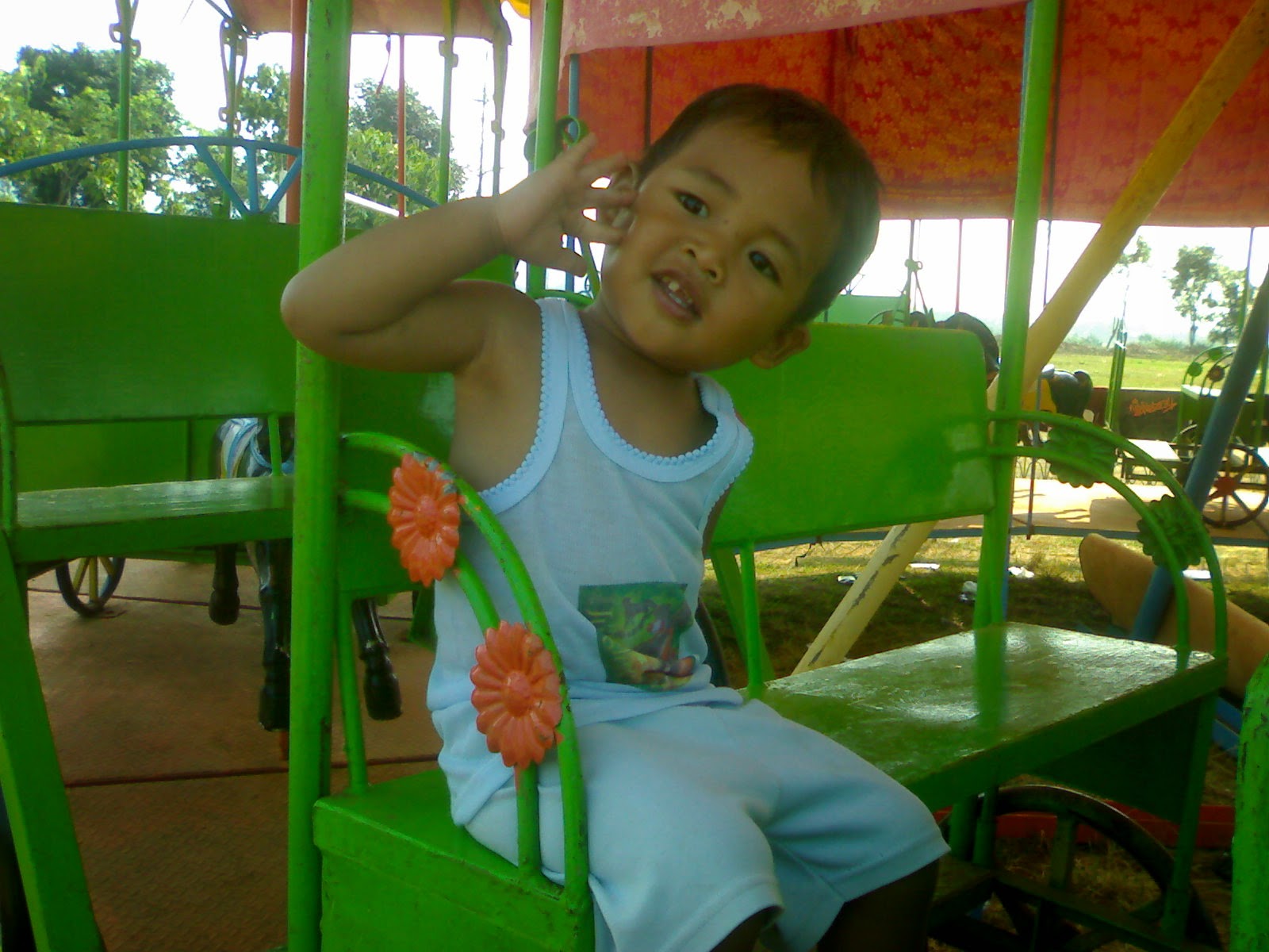 foto pengantin jawa timur taman bermain