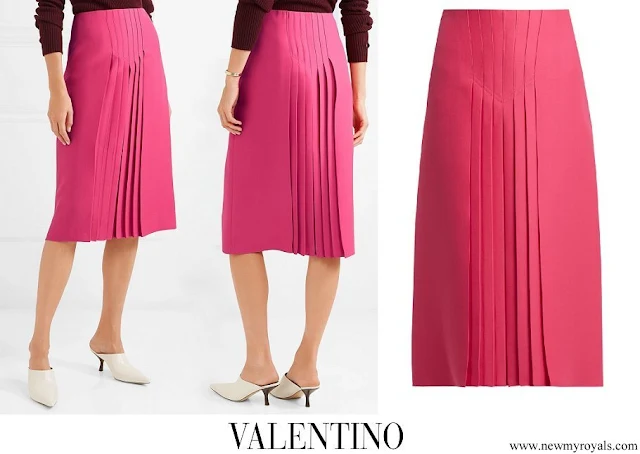 Queen Rania wore Valentino pleated silk and wool blend midi skirt