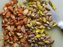 chop-the-almonds-and-pistachio