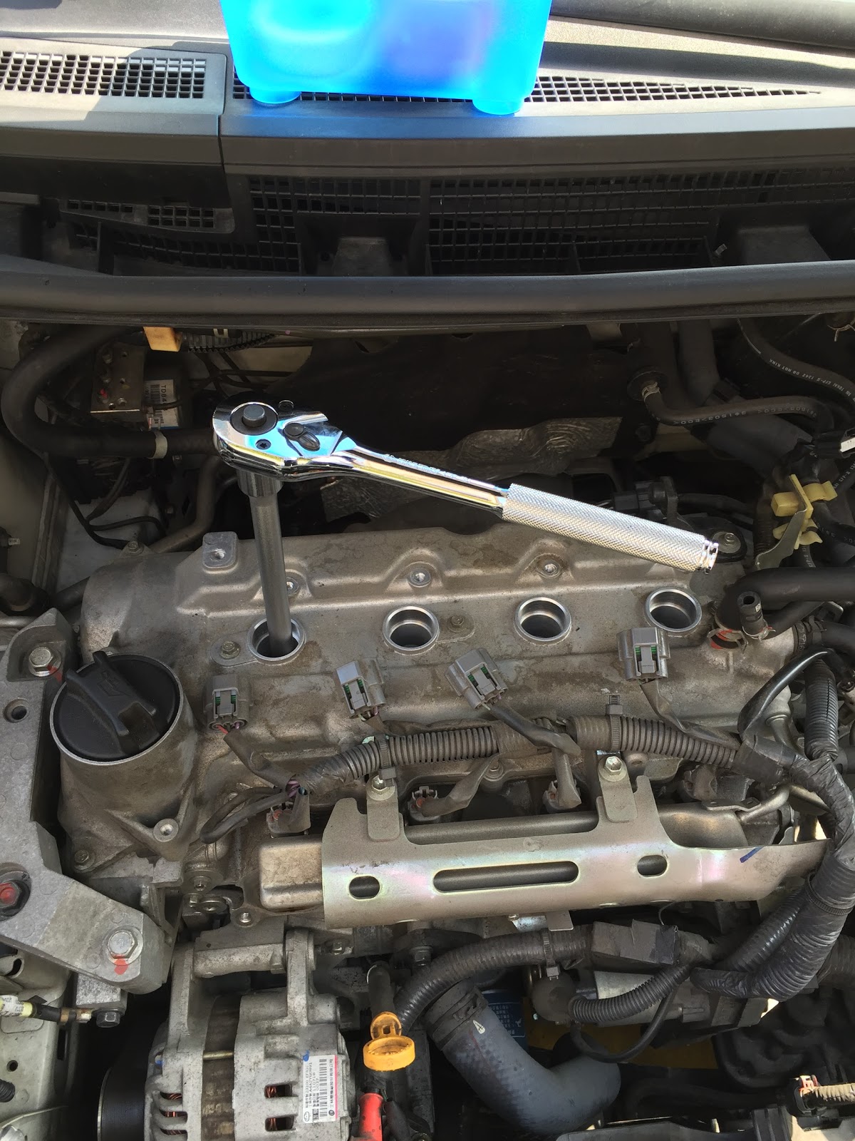 苗爸車庫 大樓停車場diy系列 Nissan Livina 更換火星塞及節氣門拆洗