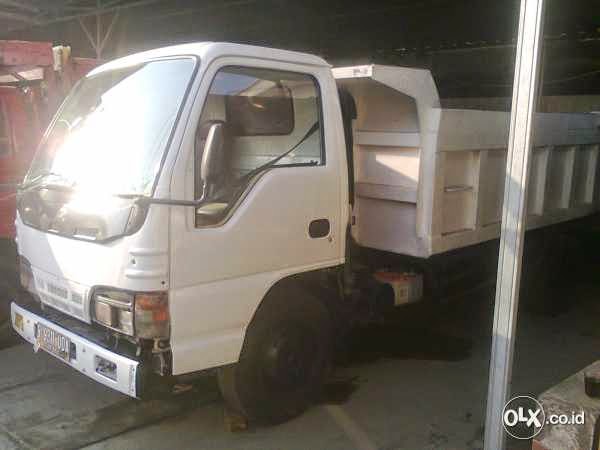 Isuzu NKR 100p