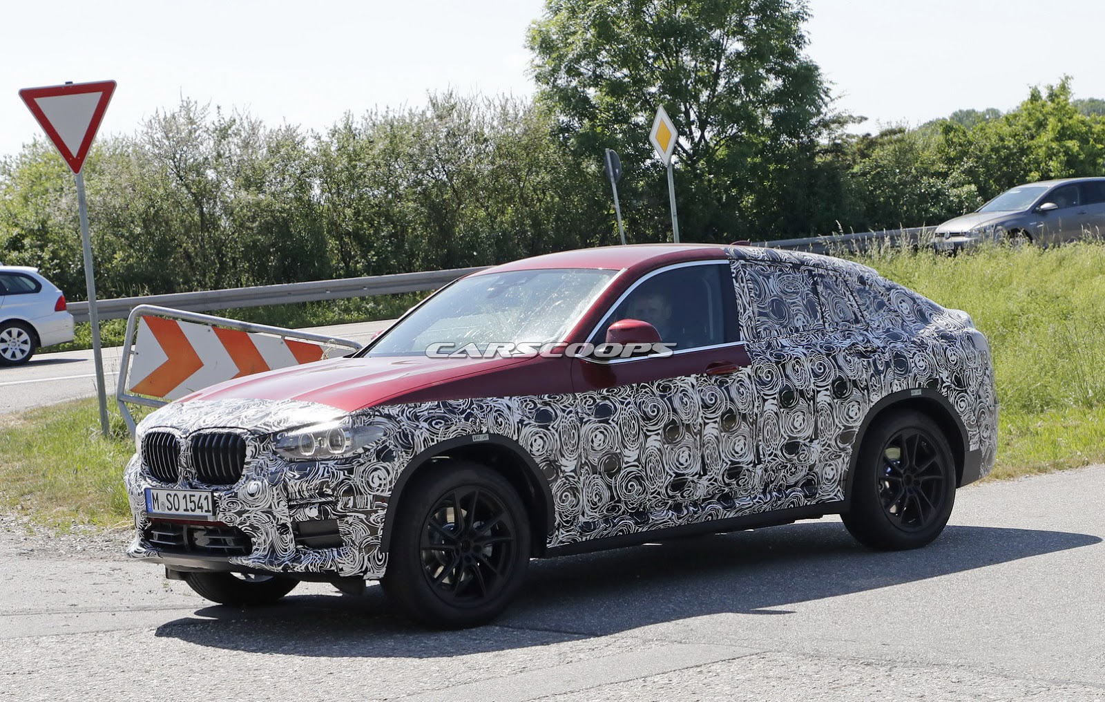 [Imagen: 2018-BMW-X4-SAV-1.jpg]