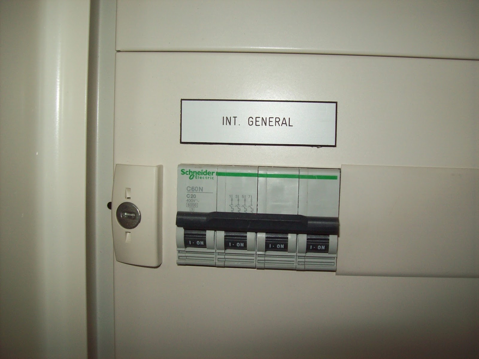 FORMACIÓN PROFESIONAL BÁSICA. Electricidad-Electrónica: CUARTO DE ...