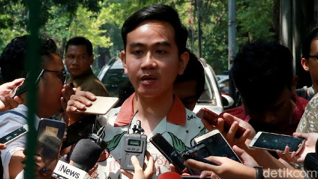 Gibran Rakabuming: Jangan Dipikir Saya Langsung ke Bu Mega Gibran Rakabuming: Jangan Dipikir Saya Langsung ke Bu Mega
