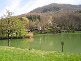 Lago Pontini tra le montagne romagnole