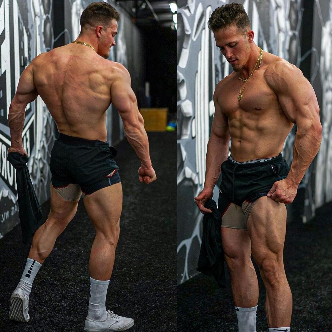 bigswoleshirtlessbodybuildersbrandonanthonyflihansexymasculine