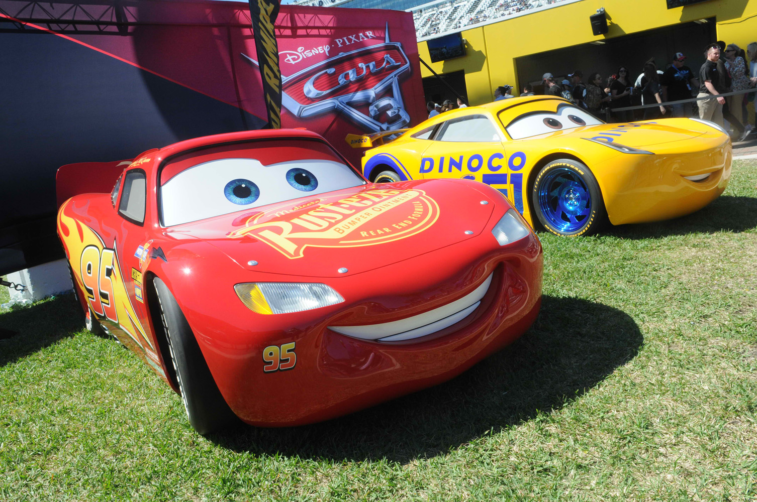 Lifesized Lightning McQueen to be Unveiled in by Disney