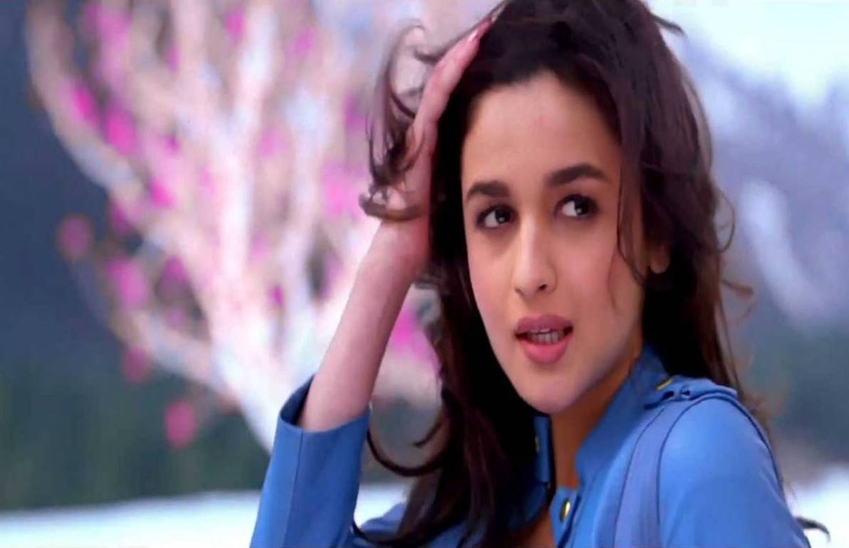 http://1.bp.blogspot.com/-RzEIFW5i7rU/UKSaC7OyT9I/AAAAAAAACKI/kQM0fNtxILU/s1600/alia-bhatt-in-ishq-wala-love-song-7.jpg