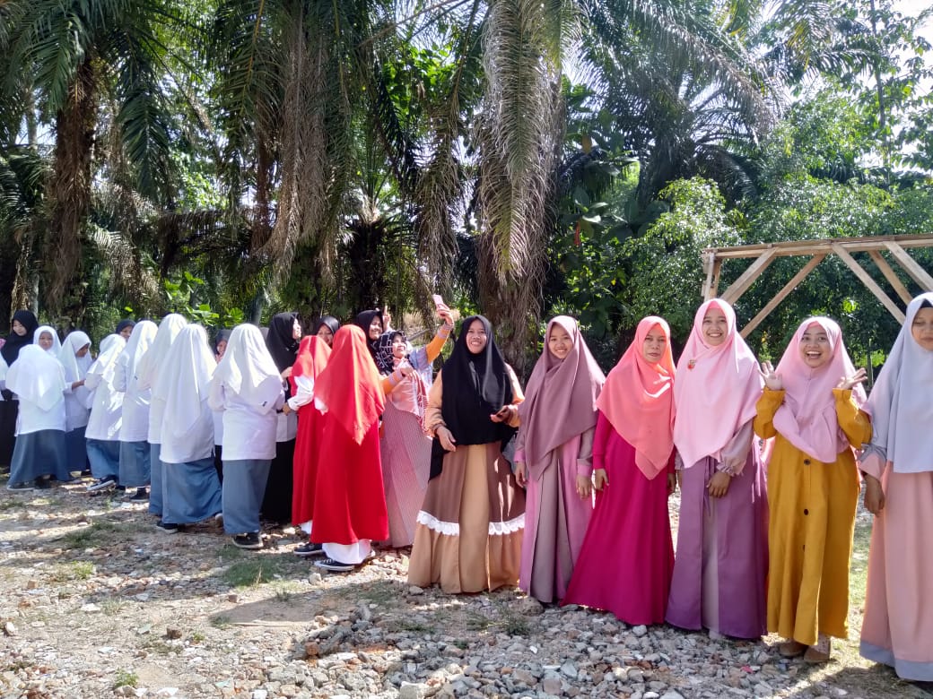 Indonesia, school, children, students, hospitality exchange, English teachers abroad, teach English abroad, swap, language exchange, volunteering, volunteer, voluntouring