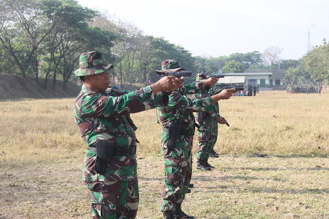 Kemampuan Prajurit Kodim Sragen Diasah Melalui Menembak Kemampuan Prajurit Kodim Sragen Diasah Melalui Menembak