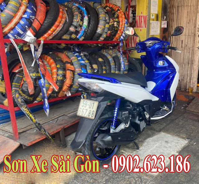 Mẫu Xe Air Blade sơn phối màu xanh trắng cực đẹp Mẫu Xe Air Blade sơn phối màu xanh trắng cực đẹp