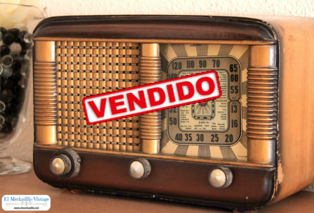 El Merkadillo Vintage: Radio antigua de válvulas ¡VENDIDO!