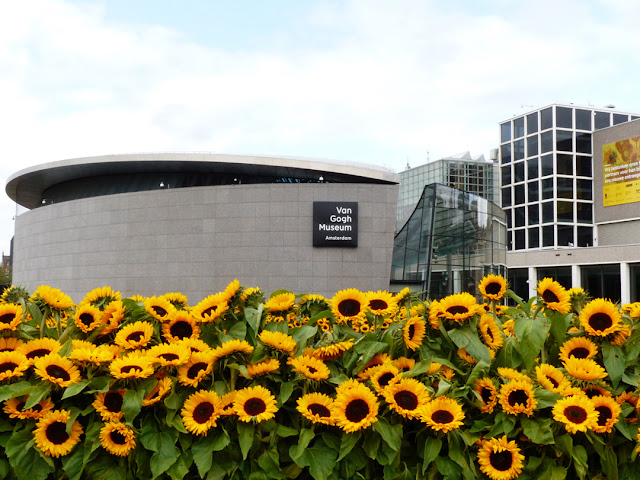 https://conscioustravelguide.com/amsterdam/things-to-do-see/van-gogh-museum