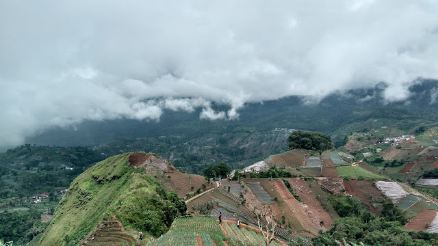 Pemandangan Apuy Ciremai Kabuapten Kuningan  