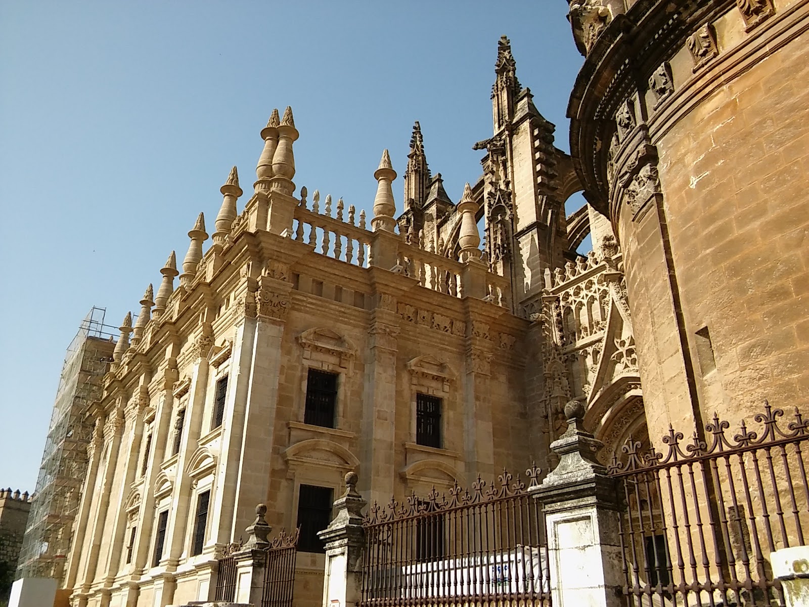 Cultura de Sevilla La fachada renacentista de la Catedral luce tras la Cultura de Sevilla La fachada renacentista de la Catedral luce tras la