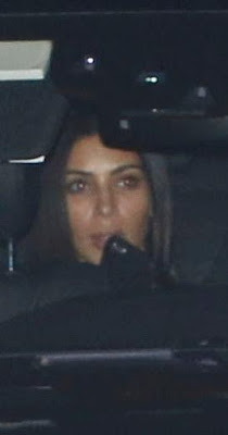 00 Kim Kardashian covers her face as she’s spotted in Kanye West's concert (Photos)