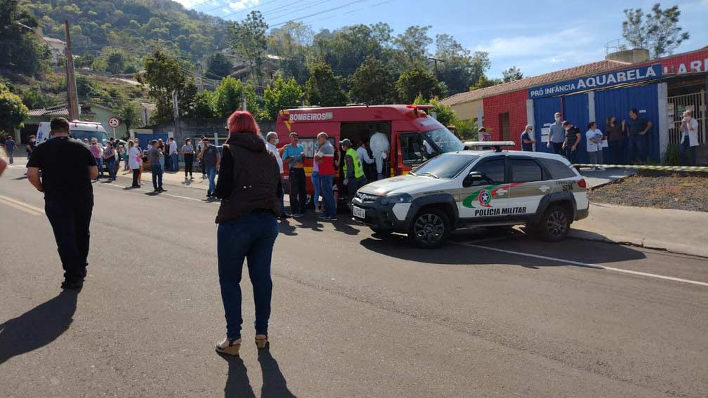 Jovem invade creche e mata 3 crianças e 2 mulheres em Santa Catarina