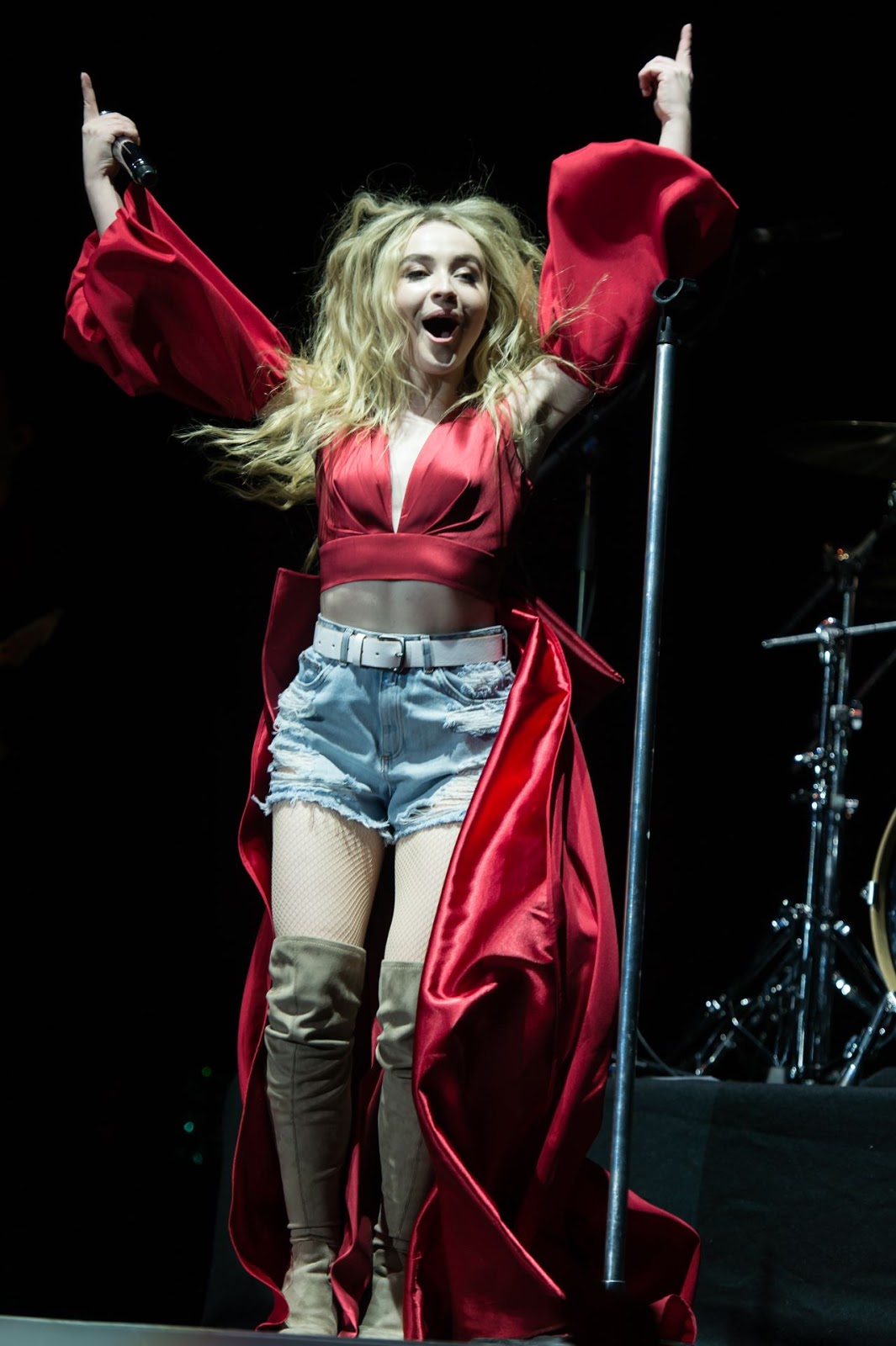 Red Carpet Dresses: Sabrina Carpenter - O2 Arena 2017