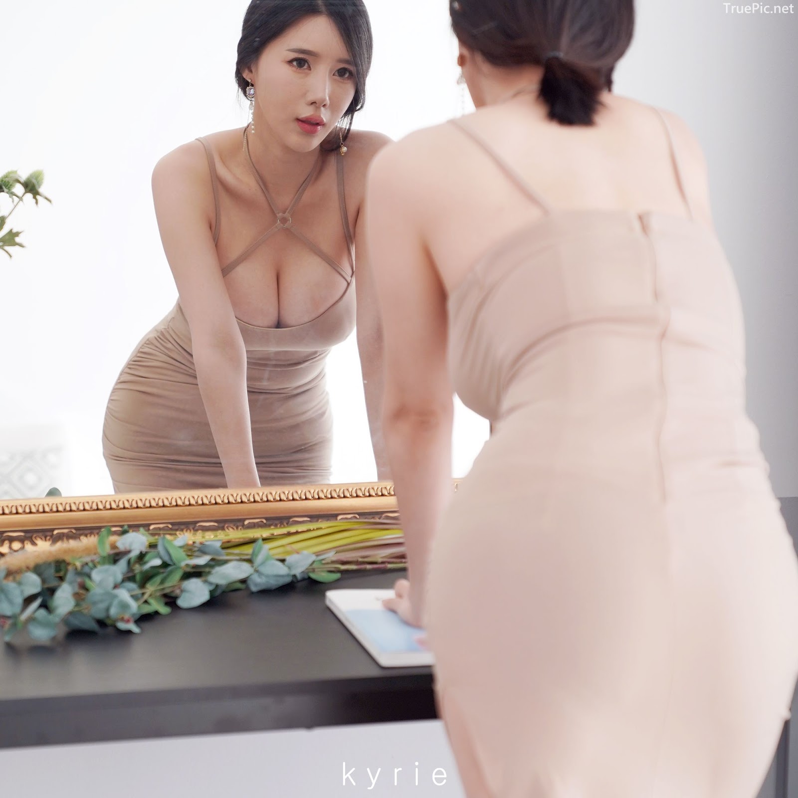 Korean racing queen - Song Ju Ah - Studio Photoshoot - Picture 18
