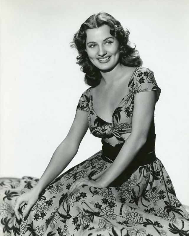 40 Glamorous Photos of American Actress Brenda Marshall in the 1930s