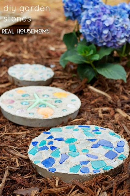 Coastal Beach Theme Garden Stepping Stone DIY Ideas