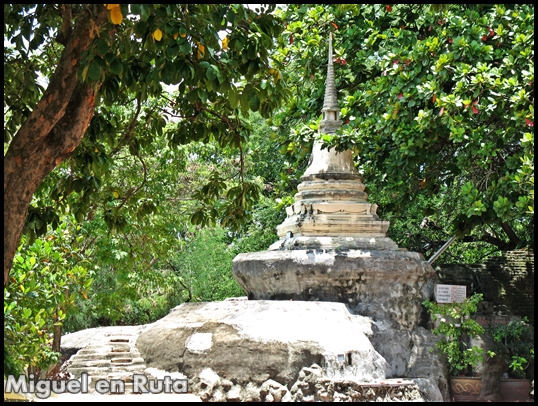 Phra Pathom Chedi gardens