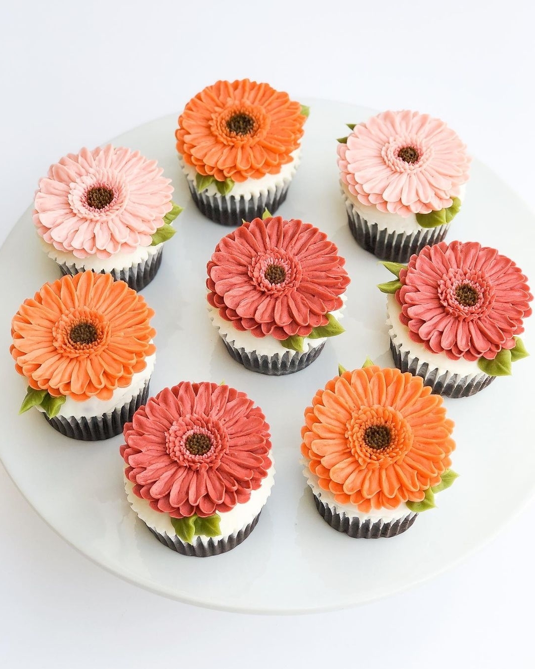 63 exquisitely designed cupcakes by Lila cake shop.