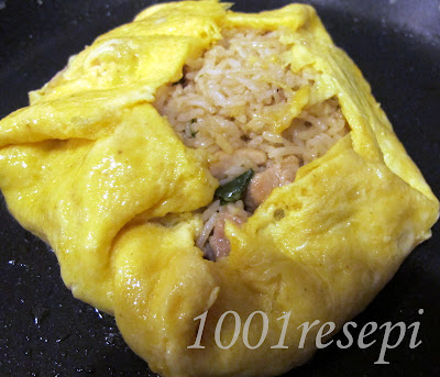 Koleksi 1001 Resepi: nasi goreng bungkus telur dadar