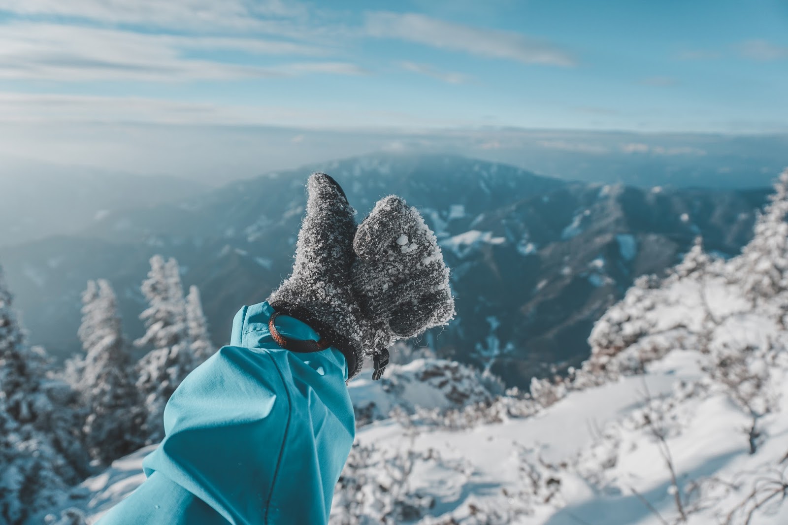 How to dress for winter mountain trekking? Mini tutorial Hiking in Styria, hiking near Graz, trekking in Graz, hiking in Austria, Graz blogger, travel blog, lifestyle blog