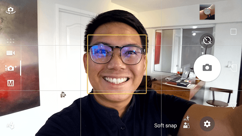 Selfie camera UI