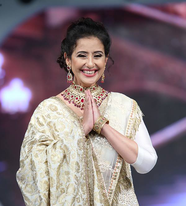 manisha-koirala-biography-age-height-husabnd-boyfriends-affairs-family-caste-and-more
