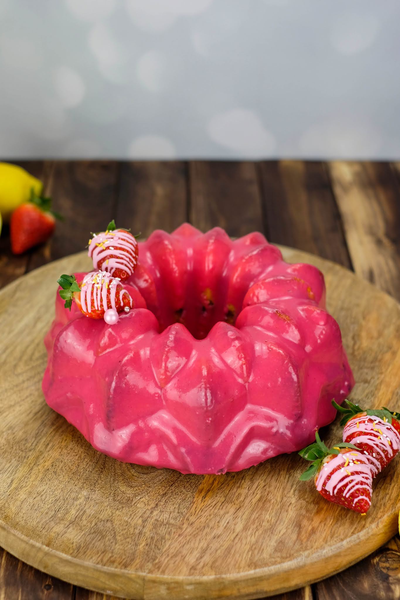 Erdbeer-Zitronen Gugel mit Erdbeer Glaze | Marion&amp;#39;s Kaffeeklatsch